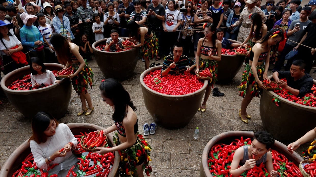 Menikmati Pedas, Menikmati Pedih