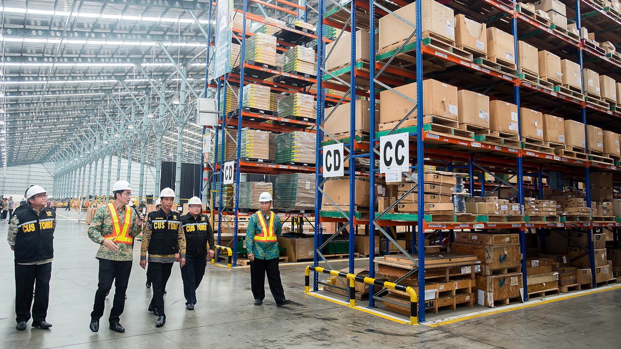 Di Balik Murkanya Jokowi di Pelabuhan