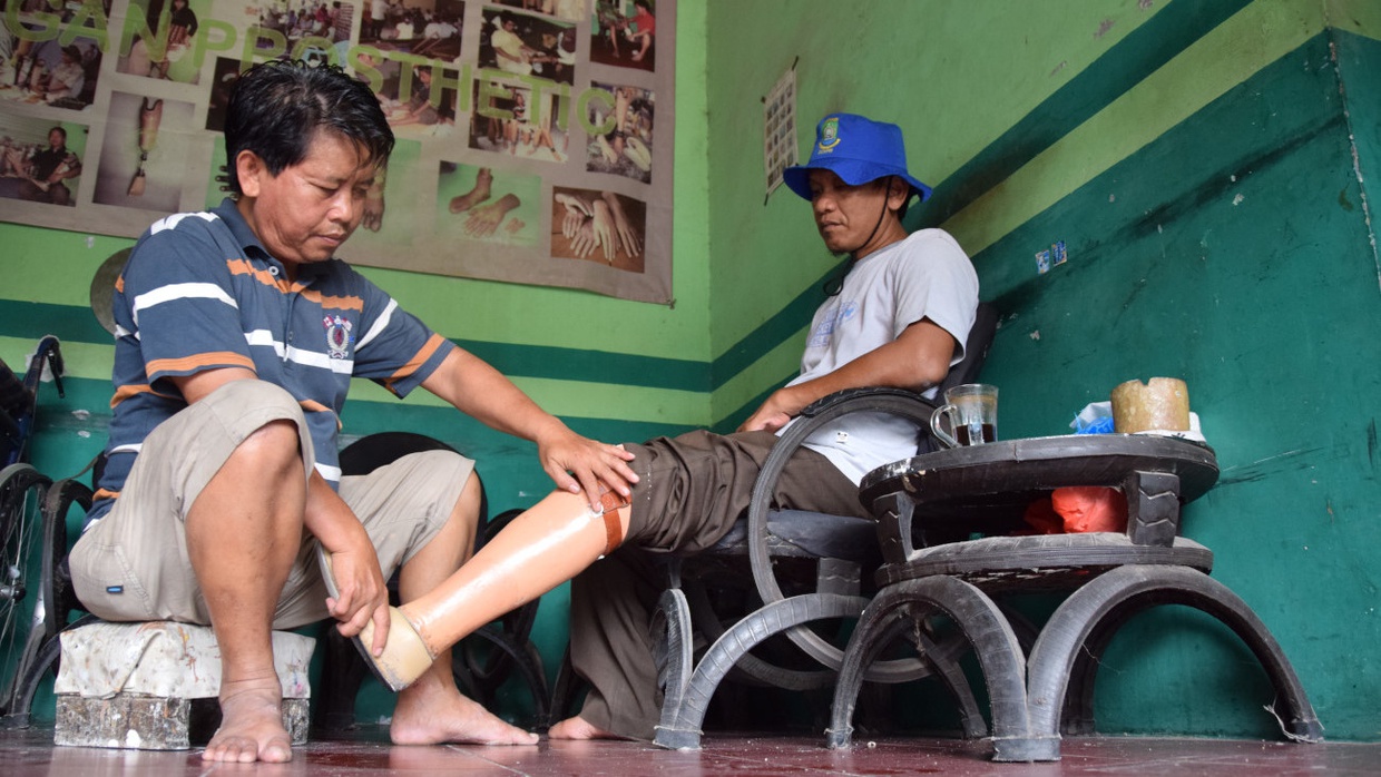 Usaha Sosial Kaki Palsu Ali Saga 