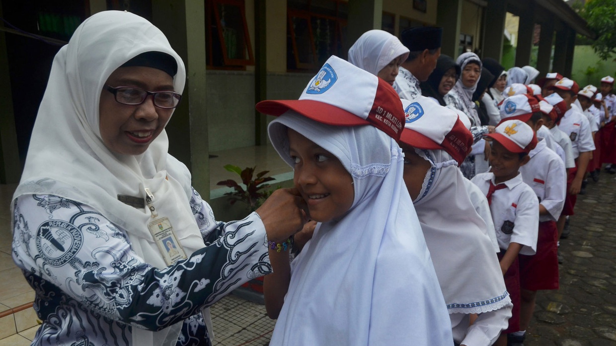 Pengertian Norma dalam Masyarakat, Macam, Tujuan, dan Contohnya