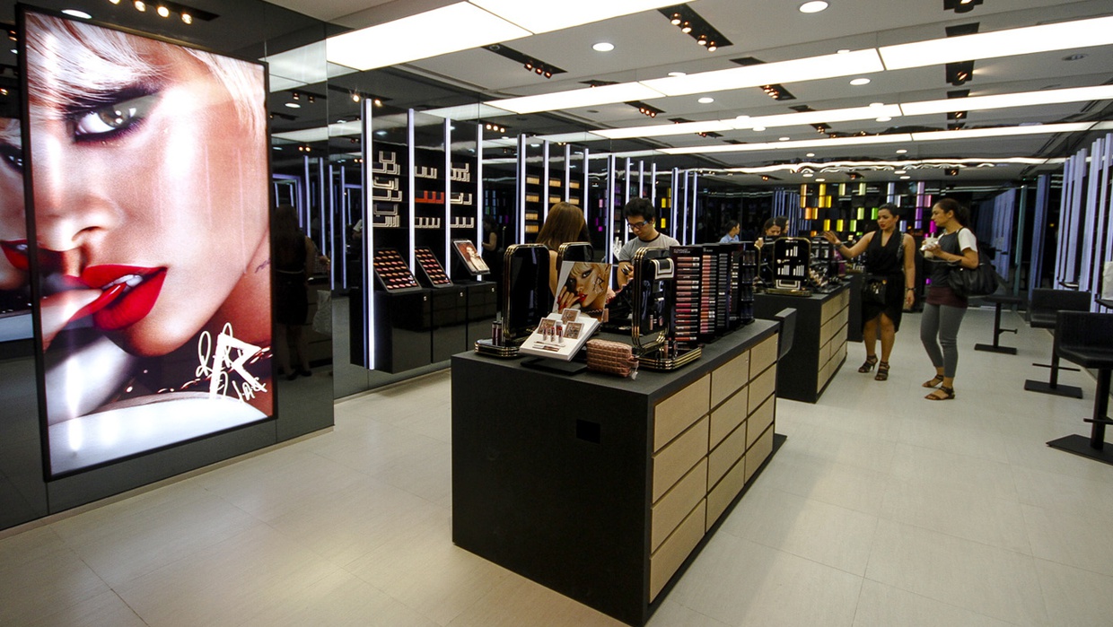 Mendulang Laba dari Kecantikan Wanita