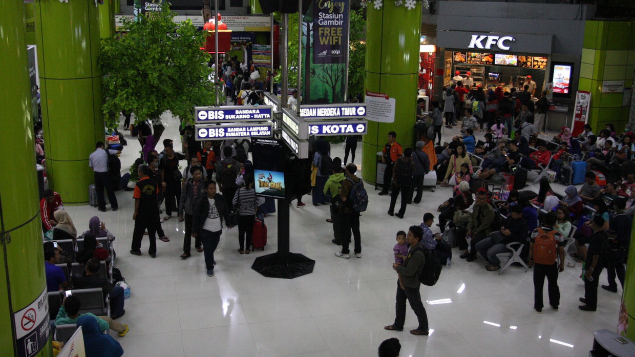 PT KAI: Tiket Kereta H-3 Lebaran dari Gambir & Senen Sudah Habis