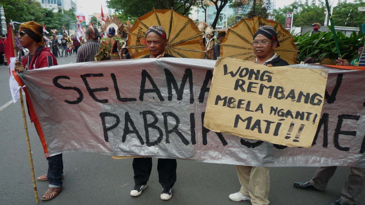 Aksi Dukung Pabrik Semen