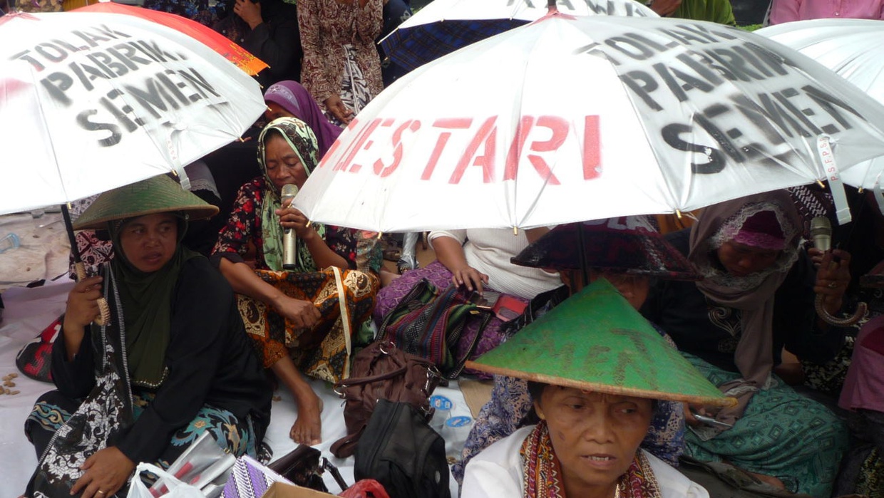 Aksi Tolak Pabrik Semen