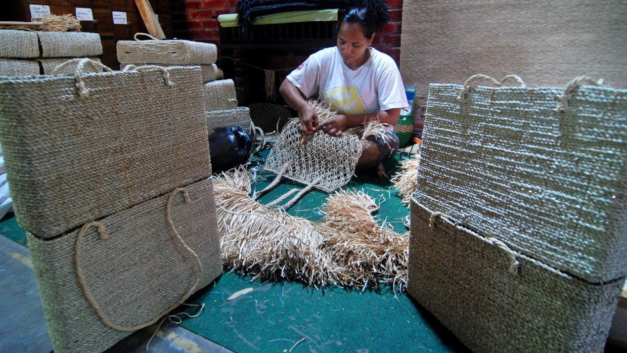 Perbedaan Bahan Serat Alami & Buatan Serta Contohnya dalam Prakarya