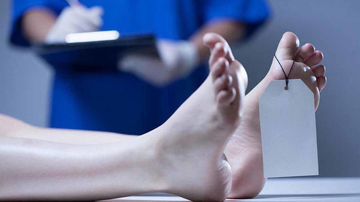 Tata Cara Memandikan Jenazah Laki-Laki dan Perempuan dalam Islam Tata Cara Memandikan Jenazah Laki-Laki dan Perempuan dalam Islam