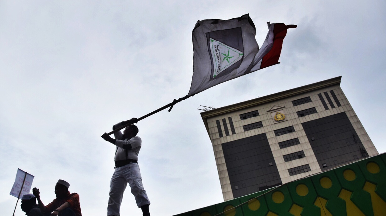 Izin Habis dan Persyaratan Belum Lengkap, Status FPI Ilegal?