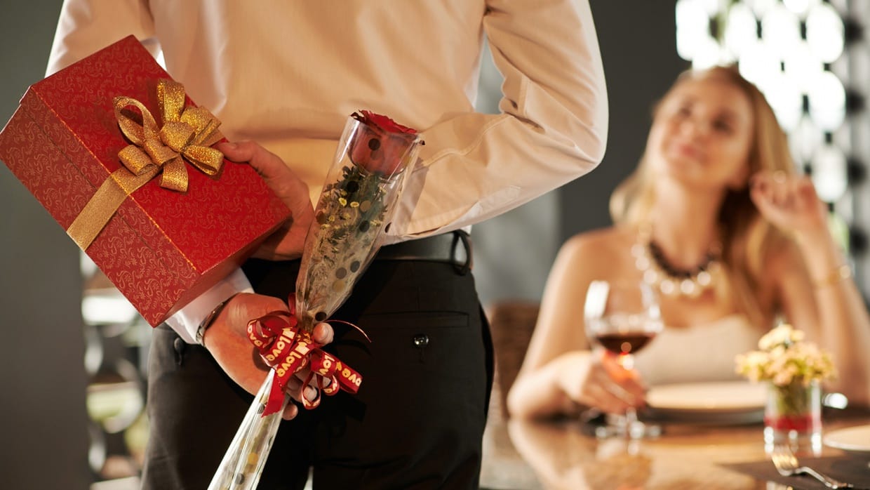 Sejarah Valentine: Perayaan Gereja, Festival Roma, Jadi Hari Cinta