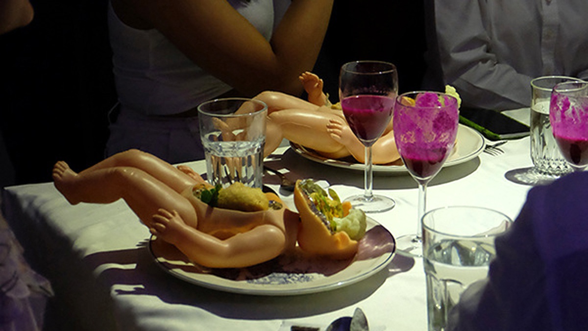 Batas-Batas Seni dan Ketakutan dalam Makan Mayit