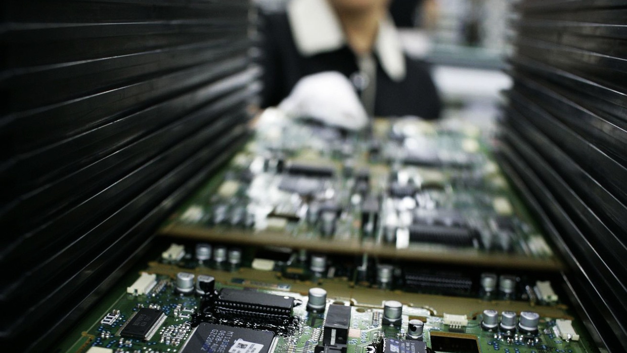 Di Balik Robohnya Bisnis Intel: Gagal Baca Tren & Hilang Fokus Di Balik Robohnya Bisnis Intel: Gagal Baca Tren & Hilang Fokus