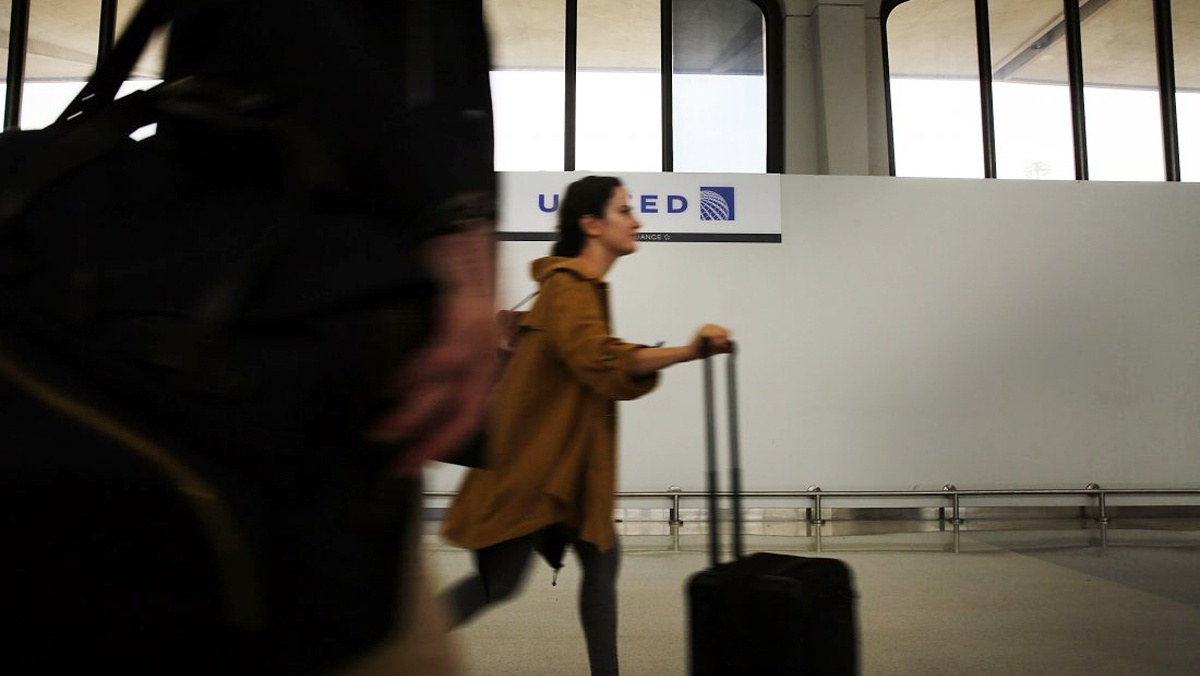 Larangan Memakai Legging di Pesawat dan Kebebasan Perempuan Larangan Memakai Legging di Pesawat dan Kebebasan Perempuan