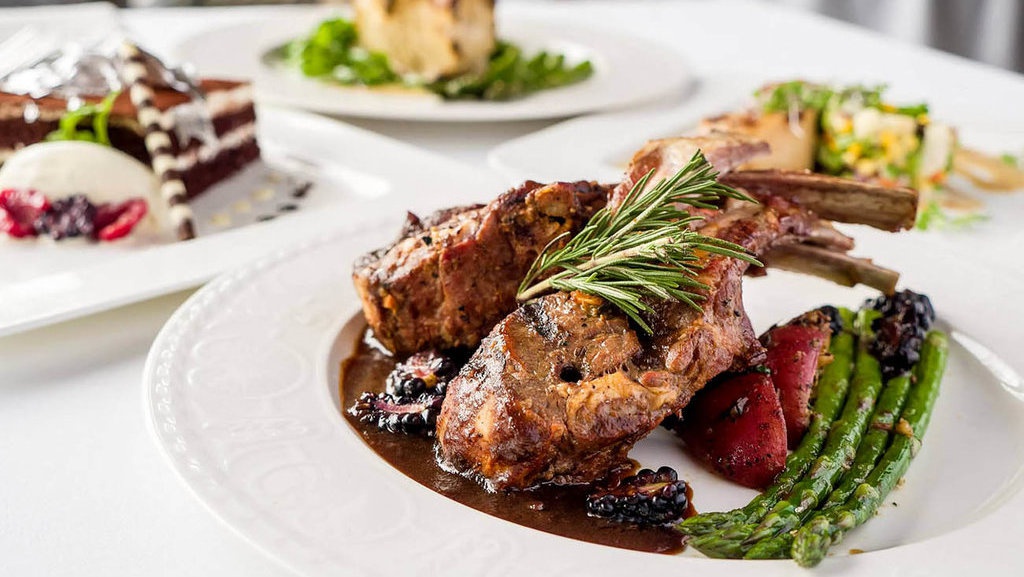 Aku Memotret Makanan, Maka Aku Ada