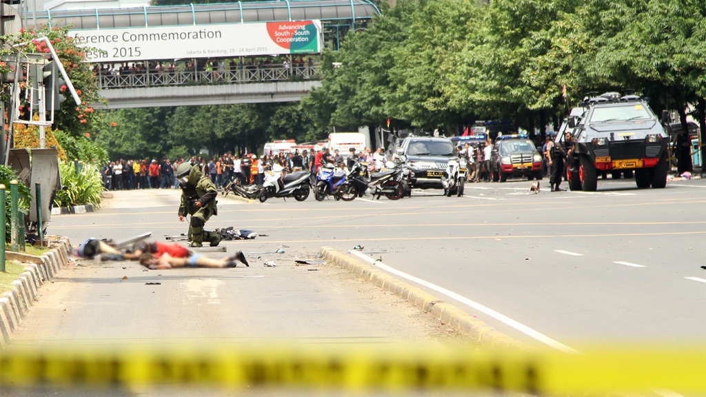 Mal di antara Mimpi Ruang Publik, Konsumerisme, dan Teror