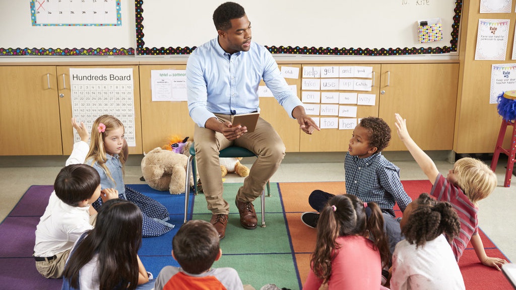 Filsafat Ampuh Tingkatkan Nilai Matematika dan Literasi Anak Filsafat Ampuh Tingkatkan Nilai Matematika dan Literasi Anak