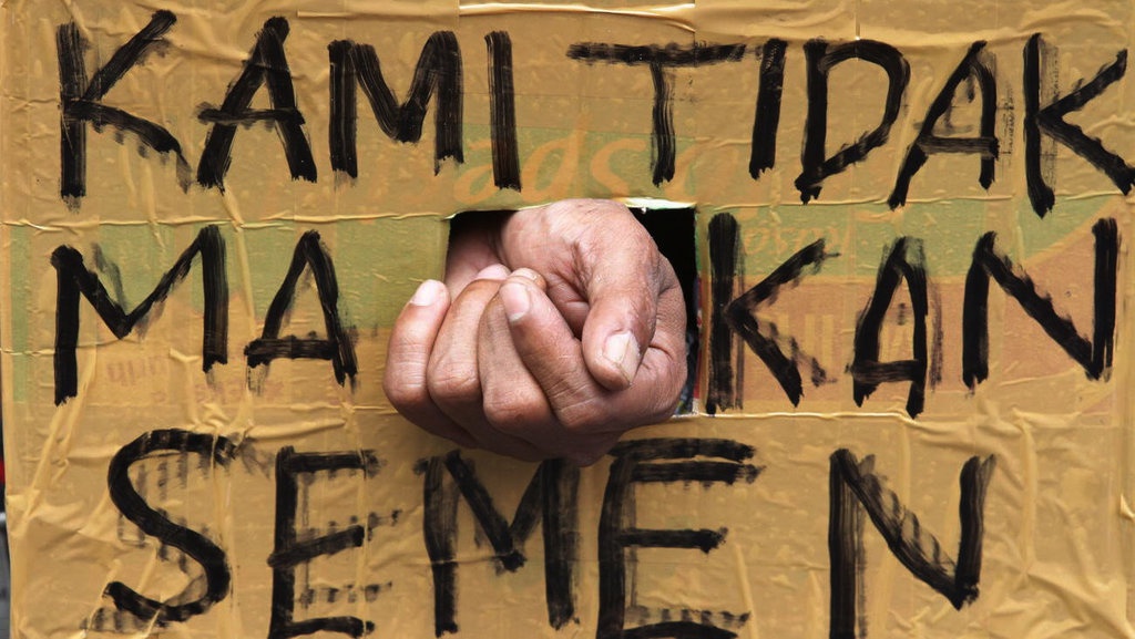 Sudah Saatnya Ganjar Menyetop Semen Indonesia