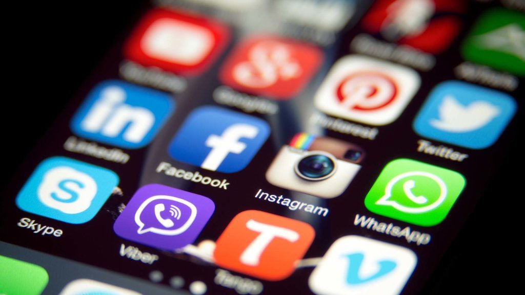 Kala Situs Berita Menumpang Hidup di Facebook dan Youtube Kala Situs Berita Menumpang Hidup di Facebook dan Youtube