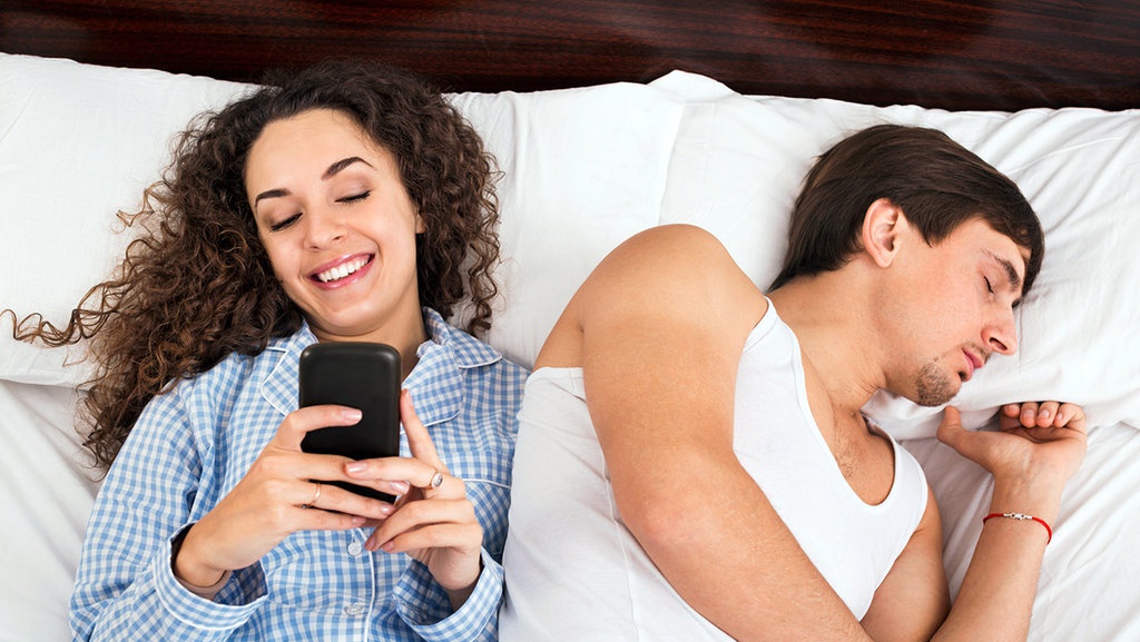 Benarkah Perempuan Lebih Pintar Menyembunyikah Perselingkuhan?