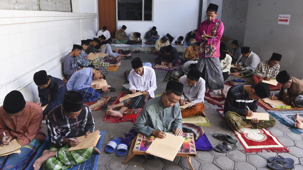 Apa Itu Pesantren dan Bagaimana Sejarahnya di Indonesia?
