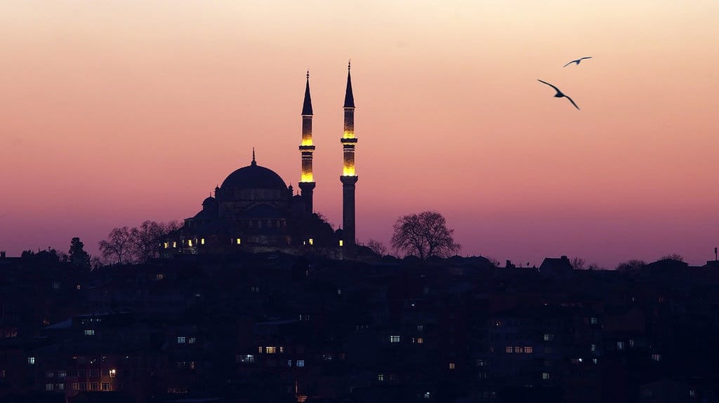 Gaji dan Biaya Hidup di Turki 2025 Serta Rincian Kebutuhannya