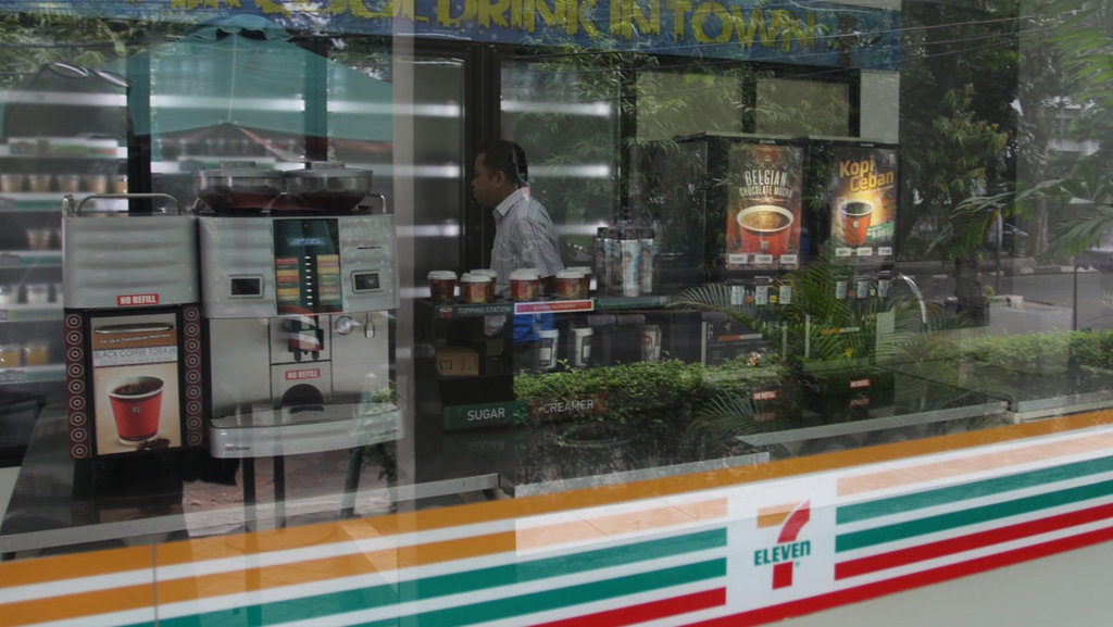 Regulasi yang Berandil dalam Tutupnya 7-Eleven di Indonesia