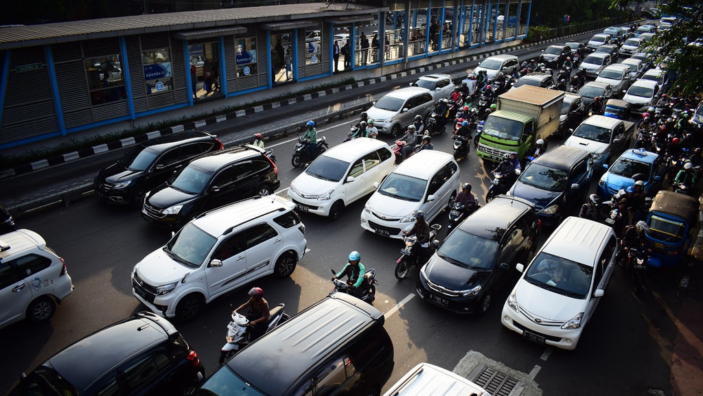 Kendaraan Berat Jadi Penyumbang Terbesar Polusi Udara di Jakarta