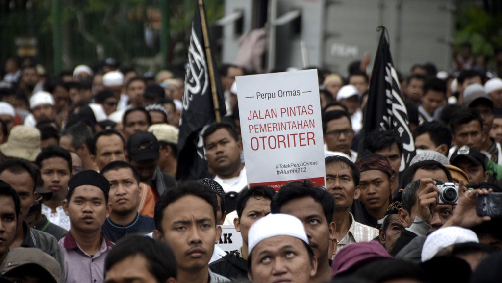 HTI Dibubarkan, HTI Menggugat HTI Dibubarkan, HTI Menggugat