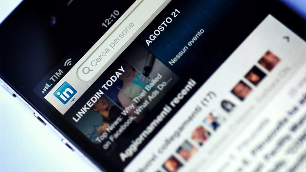 Cara Mengubah atau Menambahkan Alamat Email pada Linkedin