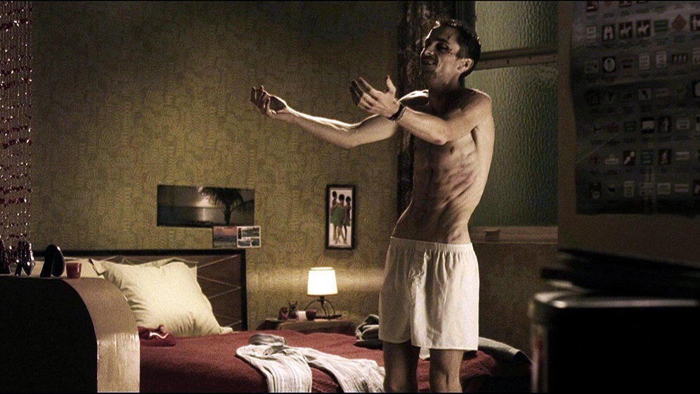 Kumis Superman, Bujet Film, dan Profesionalitas Aktor