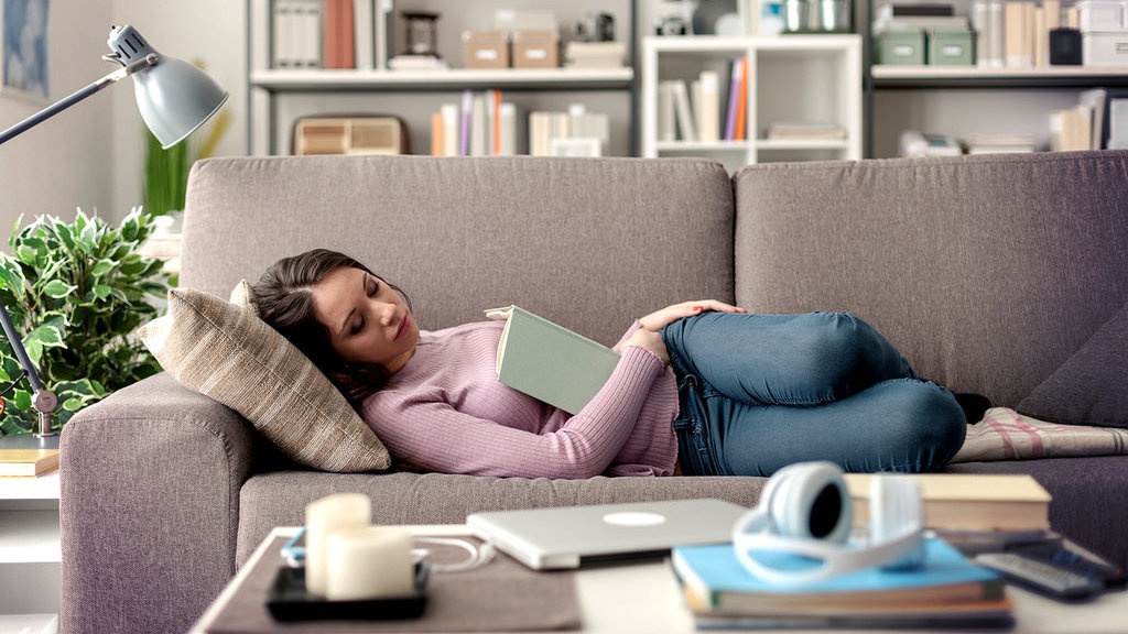 Cara Meningkatkan Kualitas Tidur: Hindari Stres & Atur Jam Biologis