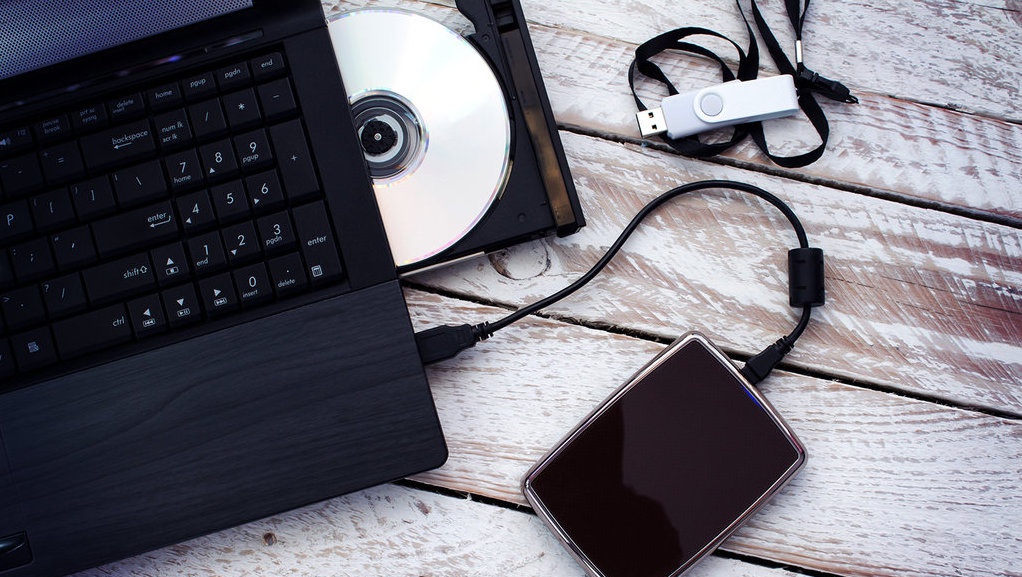 Perjalanan Dua Dekade USB Menghubungkan Gawai