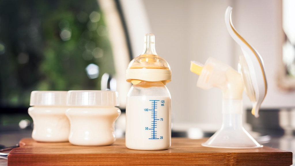 ASI Perah Boleh, Tapi Jangan Lewatkan Menyusui Langsung ASI Perah Boleh, Tapi Jangan Lewatkan Menyusui Langsung