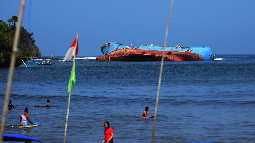 Bangkai Kapal FV Viking