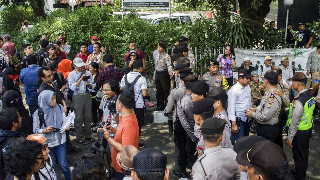 Catatan Polri Menggerebek Aktivitas Politik di LBH Jakarta