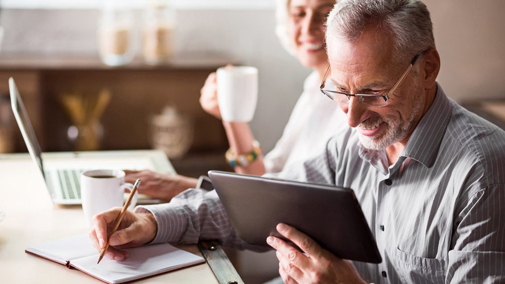 Apa Perbedaan Pensiun PNS dan Swasta?