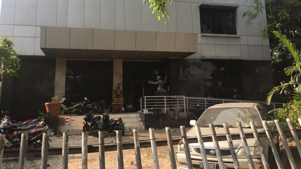 Masyarakat Respons Positif Kampanye Perbaiki Kantor LBH