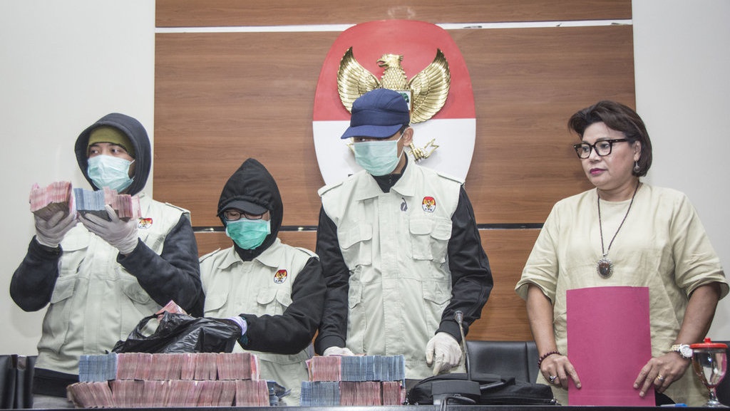 Wali Kota Cilegon Ditahan KPK Usai Jadi Tersangka Kasus Suap Wali Kota Cilegon Ditahan KPK Usai Jadi Tersangka Kasus Suap