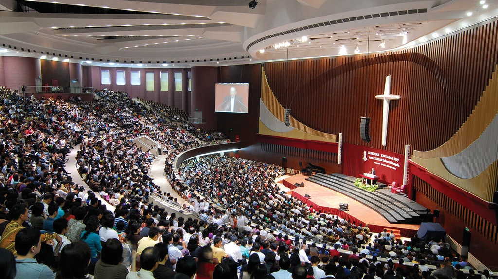 Menjamurnya Gereja-Gereja Raksasa