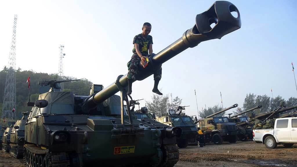 Mengapa Dwifungsi ABRI Dihapuskan pada Masa Reformasi? Mengapa Dwifungsi ABRI Dihapuskan pada Masa Reformasi?