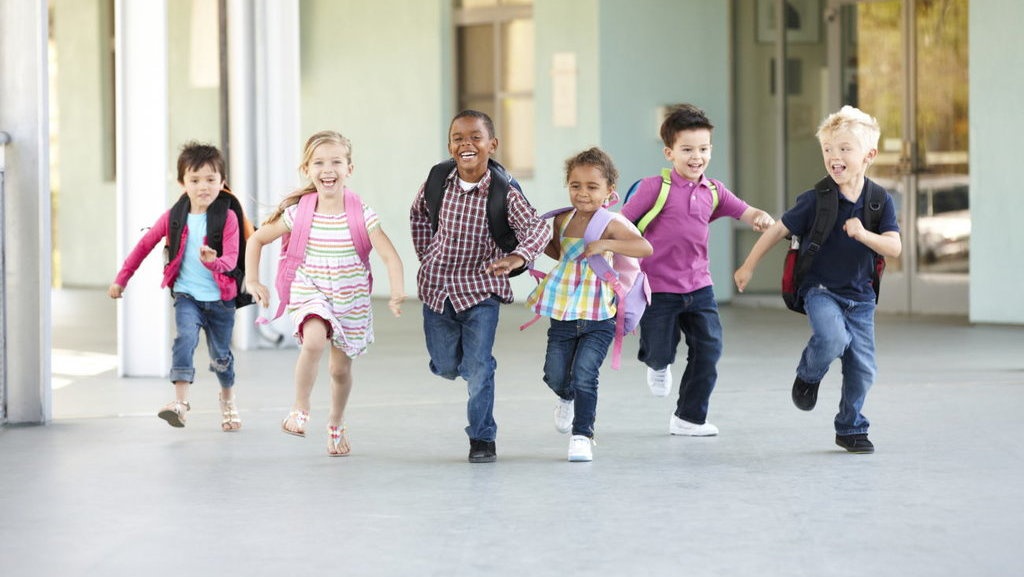 Contoh Gerakan Lokomotor dan Macam-Macam Jenis Geraknya