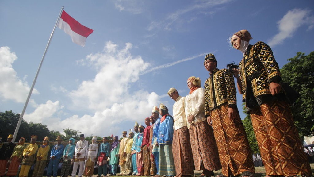 Seragam Sekolah Baju Adat, Seberapa Efektifkah Kenalkan Budaya?