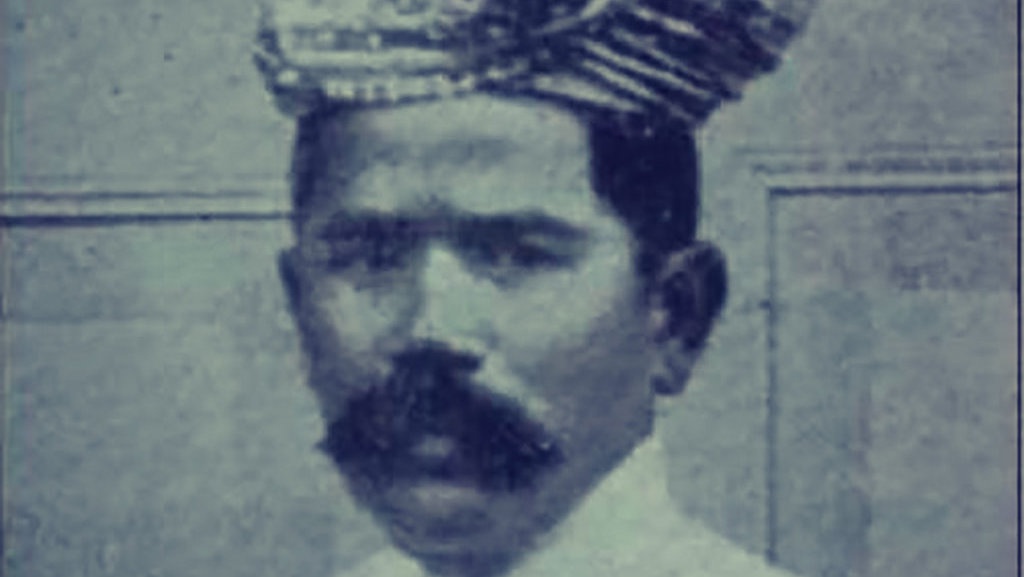 Jahja Datoek Kajo Melawan Belanda Lewat Bahasa Jahja Datoek Kajo Melawan Belanda Lewat Bahasa