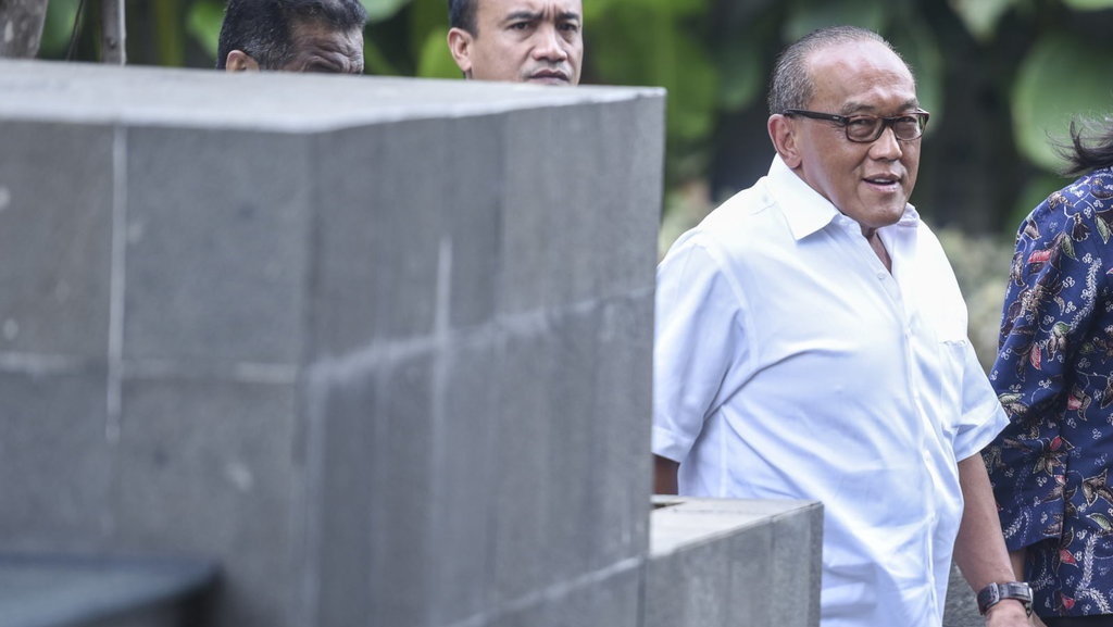 Sambangi RSPAD, Aburizal Bakrie: Kelingking Wiranto Terluka