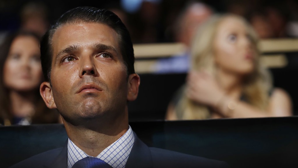 Bagaimana WikiLeaks Memuluskan Jalan Trump ke Gedung Putih?