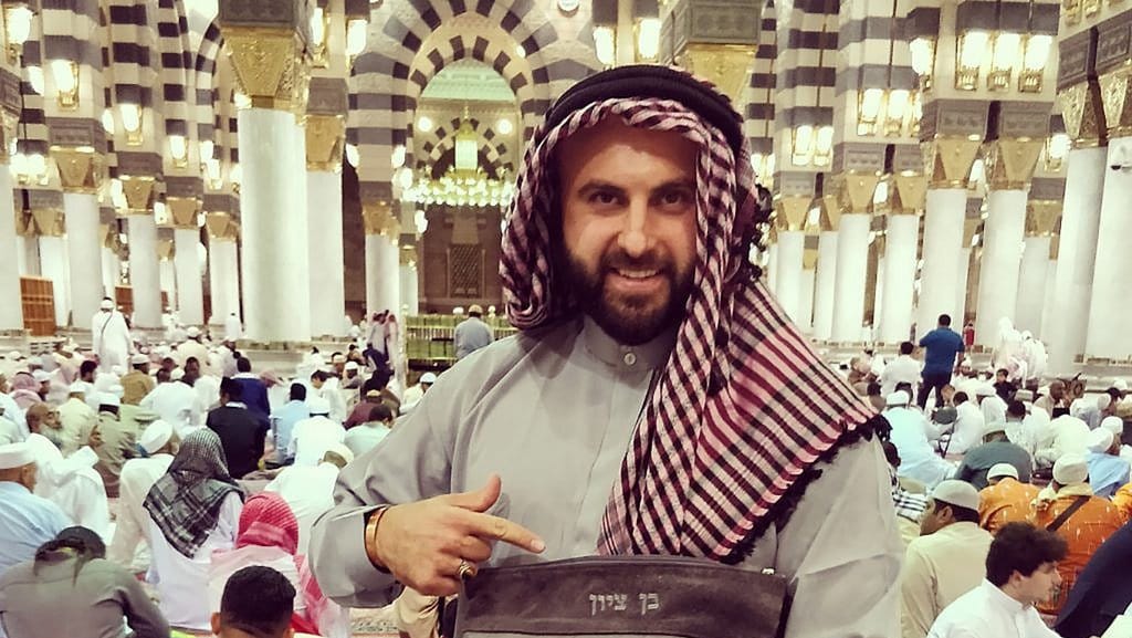 Tzion Bukan Non-Muslim Pertama yang Masuk Masjidil Haram Tzion Bukan Non-Muslim Pertama yang Masuk Masjidil Haram