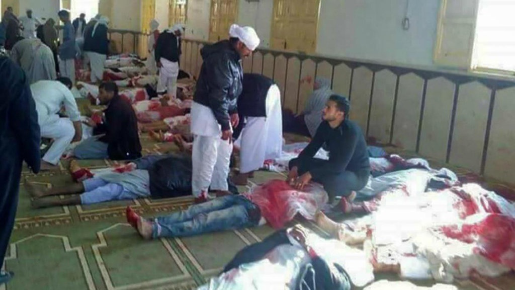 Teror Bom dan Tembakan Tewaskan Ratusan Jemaah Salat Jumat di Mesir Teror Bom dan Tembakan Tewaskan Ratusan Jemaah Salat Jumat di Mesir