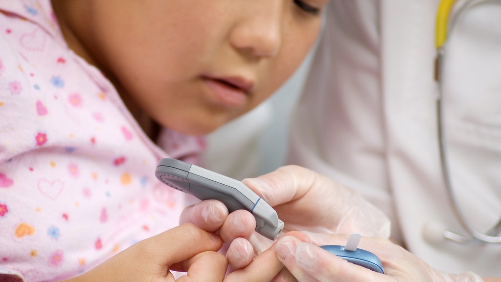 Selain Jaga Makanan, Mengukur Gerak Penting Cegah Diabetes Anak