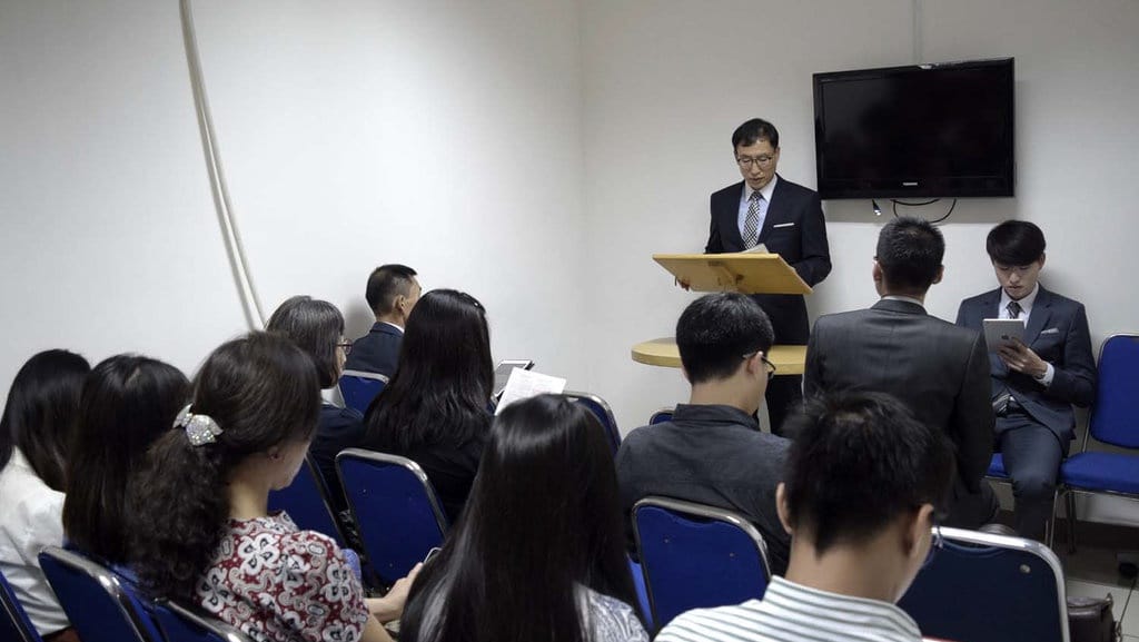 Saksi-Saksi Yehuwa: Kristen tanpa Natal, Salib, Alkohol, dan Neraka