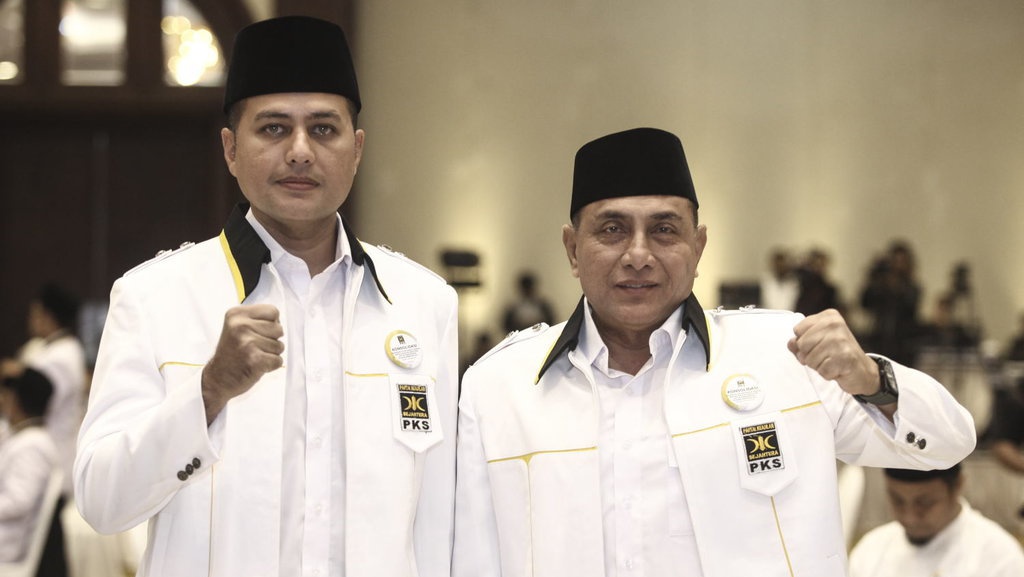 Ketika Edy Rahmayadi Mengenakan Atribut PKS 