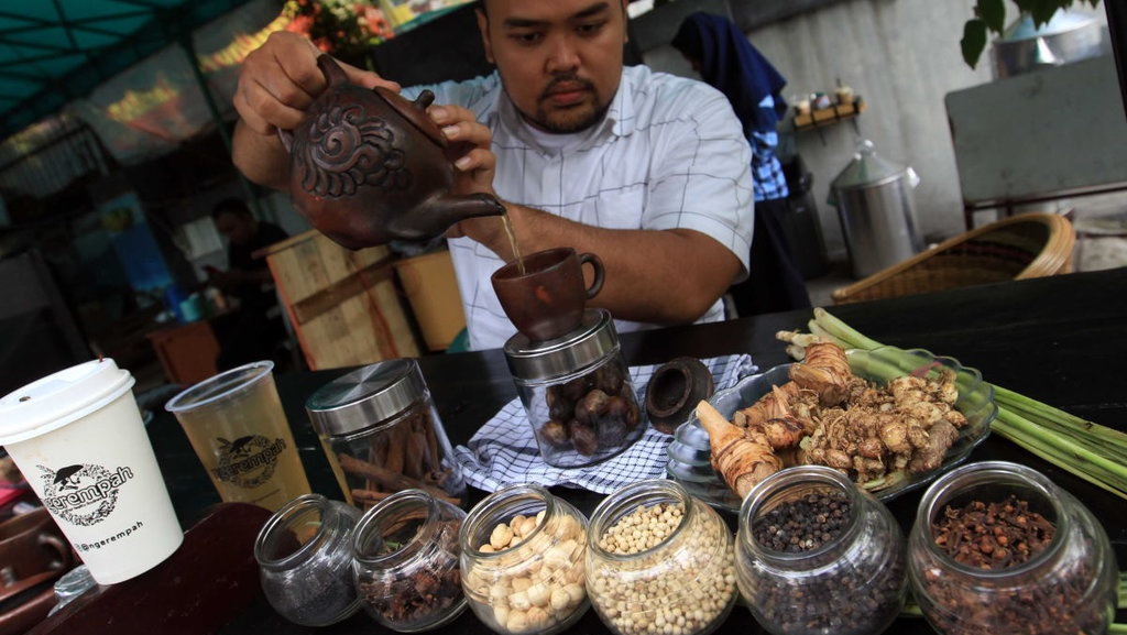 Sejarah Eksploitasi Rempah-Rempah & Abainya VOC kepada Riset Ilmiah Sejarah Eksploitasi Rempah-Rempah & Abainya VOC kepada Riset Ilmiah