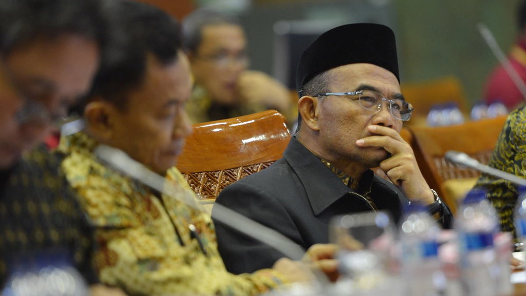 Mendikbud Muhadjir: HOTS Tetap Dipakai untuk UNBK Tahun Depan Mendikbud Muhadjir: HOTS Tetap Dipakai untuk UNBK Tahun Depan